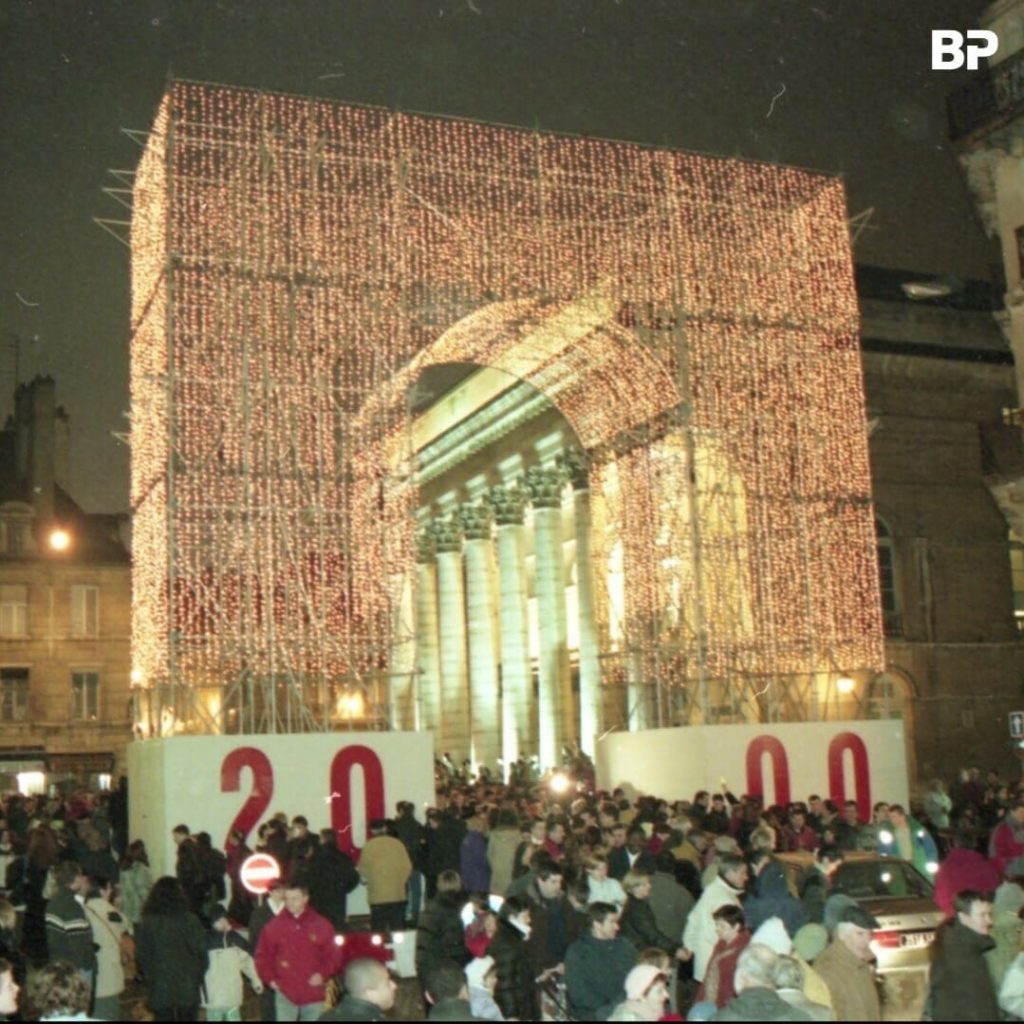 La Porte Guillaume illuminée pour fêter l'an 2000